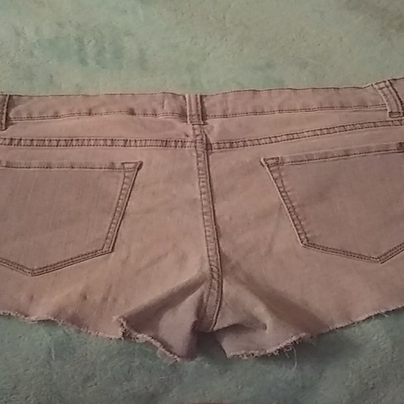 Short's - Picture 4 of 5